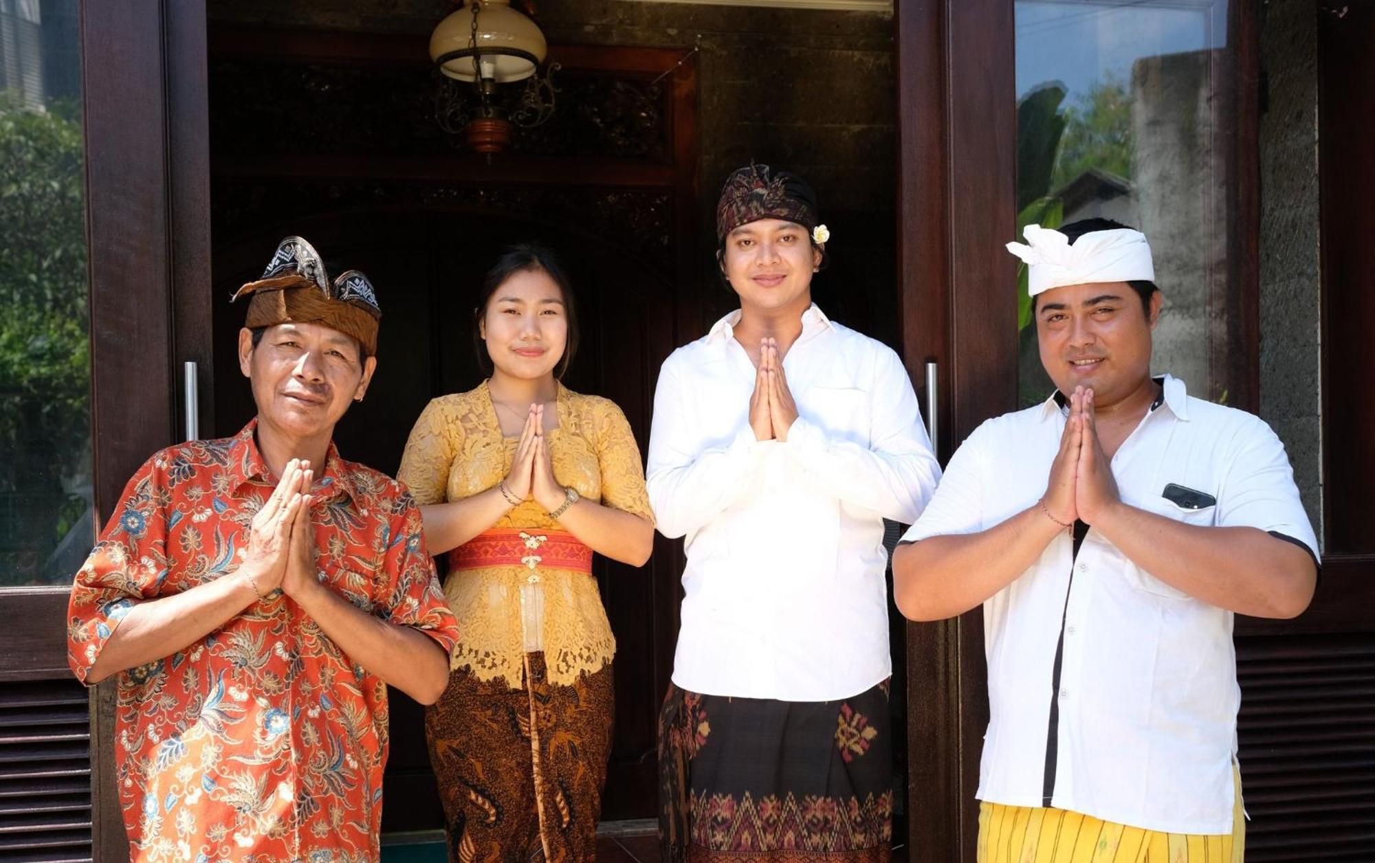 Villa Layang Bulan A Homey Guesthouse For Men Near The Beach In North Kuta Denpasa Buitenkant foto